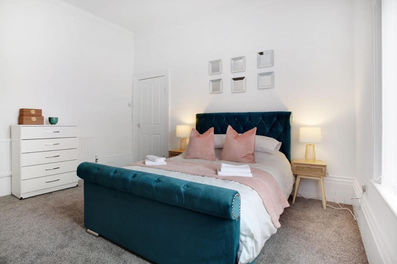 Stunning 4-Bedroom, 2 Bathrooms In Sunderland Sunderland  Exteriör bild
