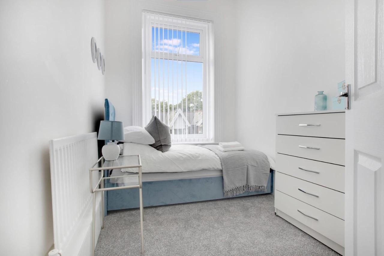 Stunning 4-Bedroom, 2 Bathrooms In Sunderland Sunderland  Exteriör bild