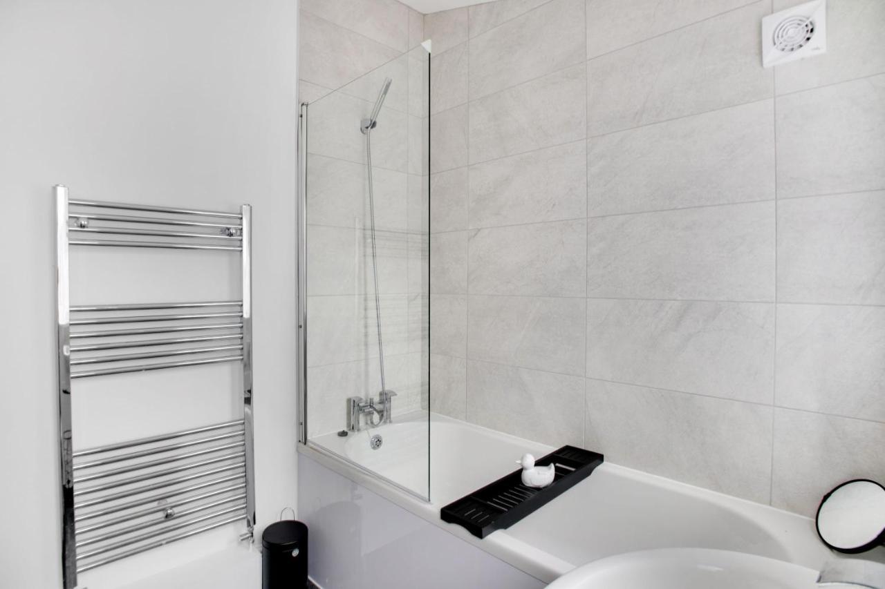 Stunning 4-Bedroom, 2 Bathrooms In Sunderland Sunderland  Exteriör bild