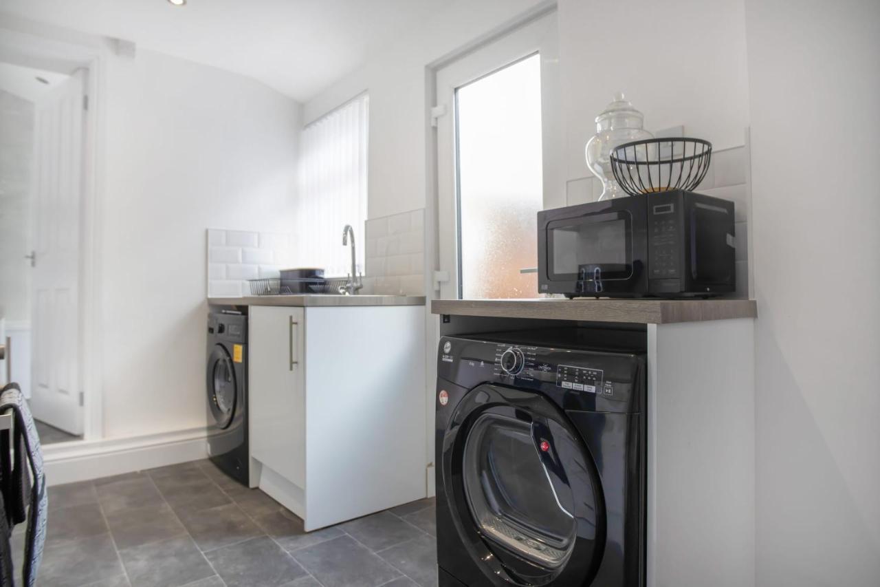 Stunning 4-Bedroom, 2 Bathrooms In Sunderland Sunderland  Exteriör bild