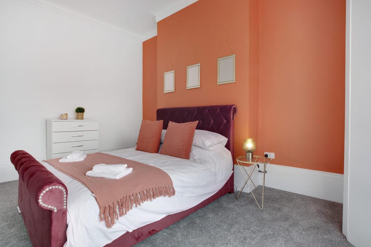 Stunning 4-Bedroom, 2 Bathrooms In Sunderland Sunderland  Exteriör bild